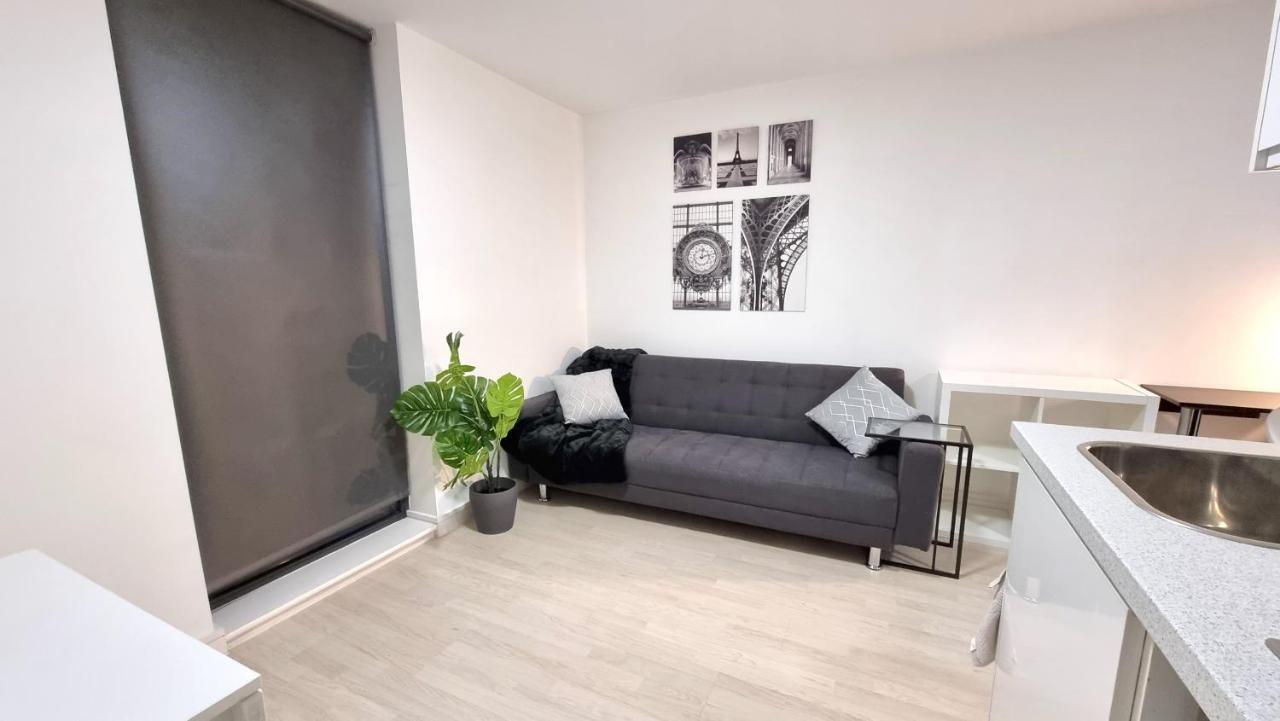Spacious City Studio / Wifi / Parking Liverpool Eksteriør billede