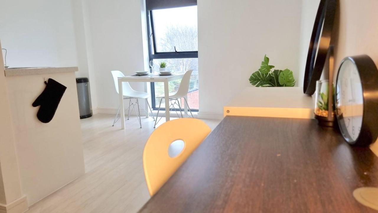 Spacious City Studio / Wifi / Parking Liverpool Eksteriør billede