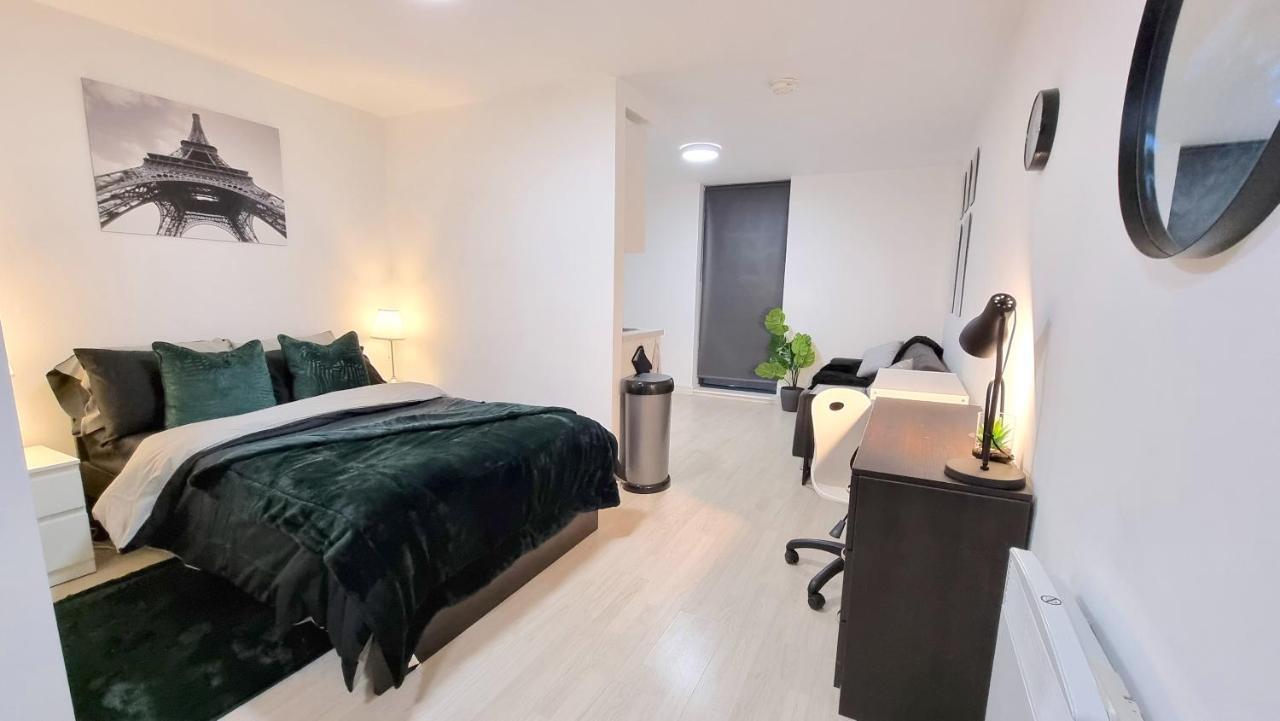 Spacious City Studio / Wifi / Parking Liverpool Eksteriør billede