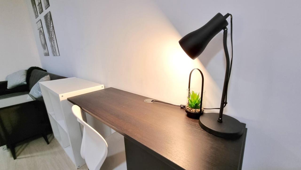 Spacious City Studio / Wifi / Parking Liverpool Eksteriør billede