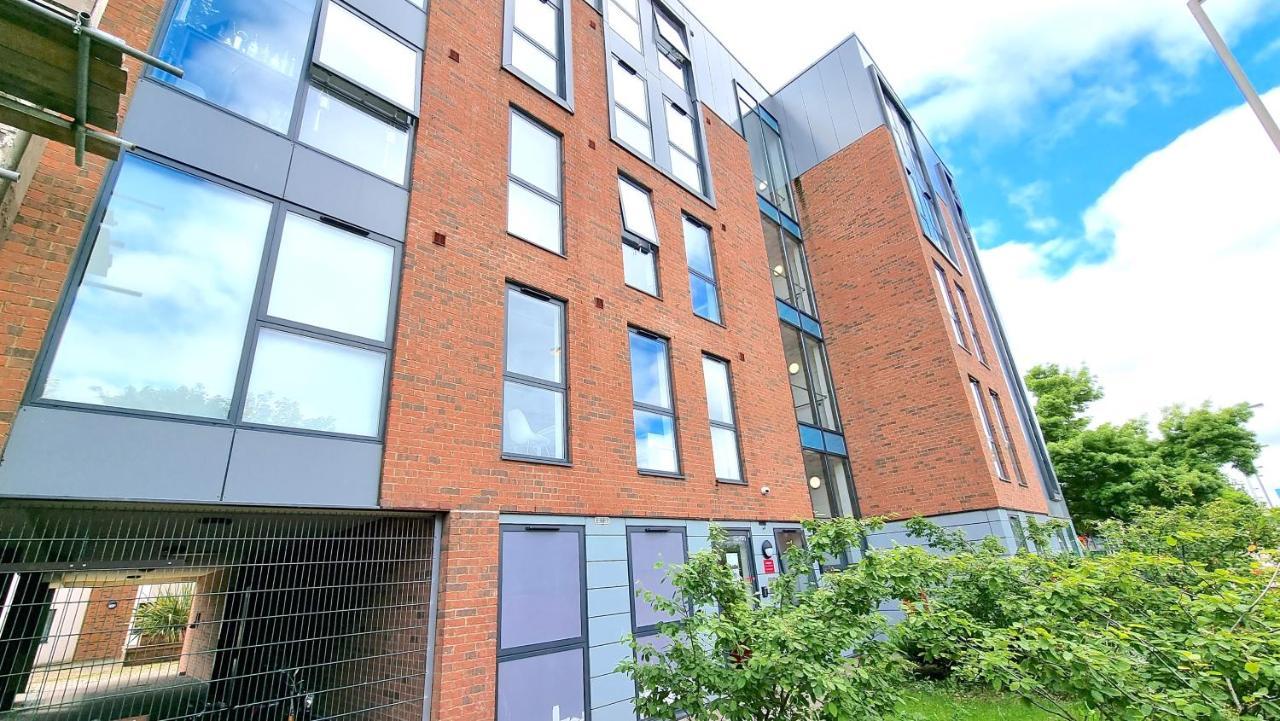 Spacious City Studio / Wifi / Parking Liverpool Eksteriør billede